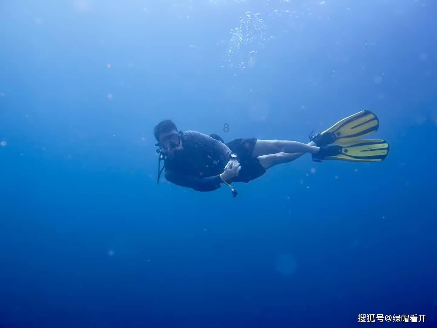 乌蒙山区深处，千余人全力搜救