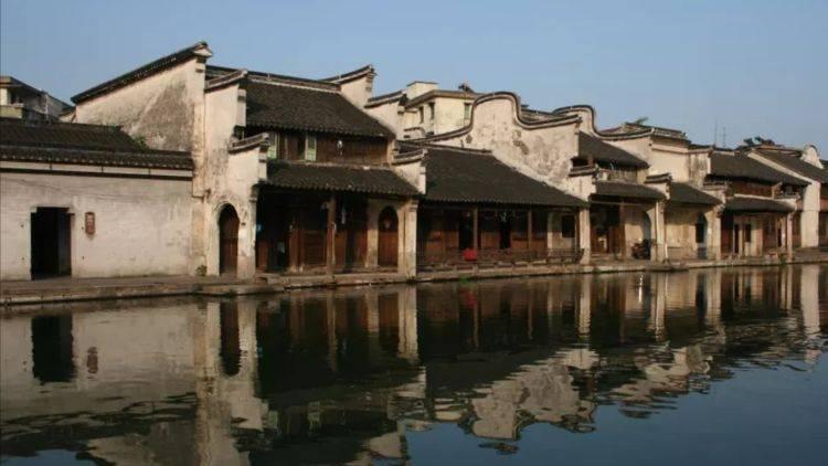 特宝生物(688278.SH)：实际控制人及其一致行动人自愿承诺不减持公司股份